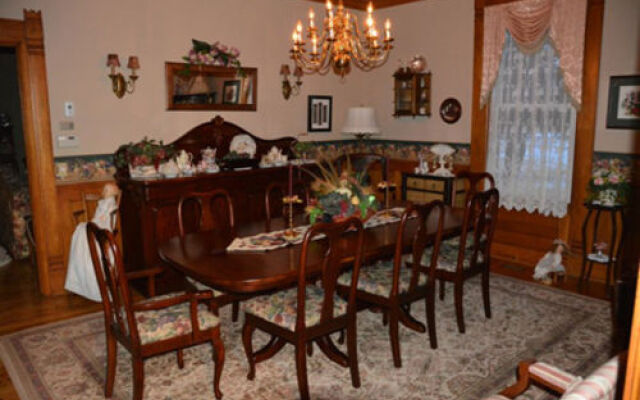 Country Doll House Bed And Breakfast