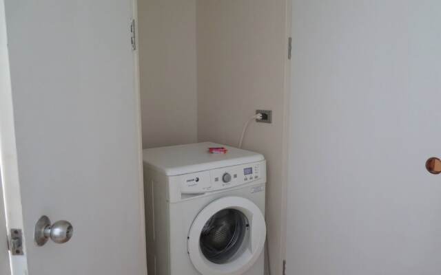 7A - 2 Bedrooms and 2 Bathrooms Located at Downtown Apartment With Shared Pool