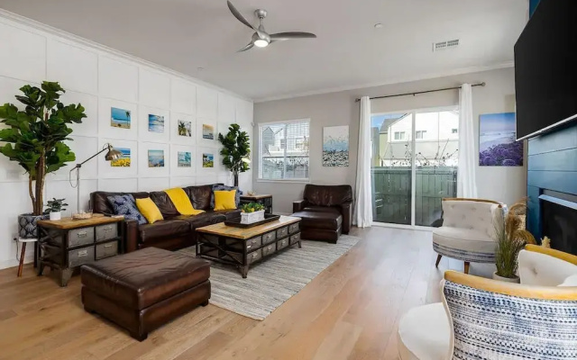 Large 4 Bedroom Close To Beach