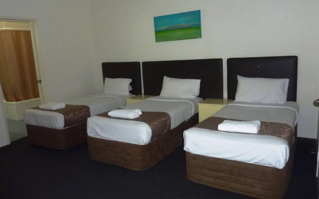 Toowong Inn & Suites