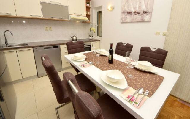 Apartment Mornar Trogir/Arbanija 12693