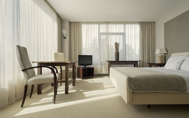 Hampshire Hotel - Newport Huizen