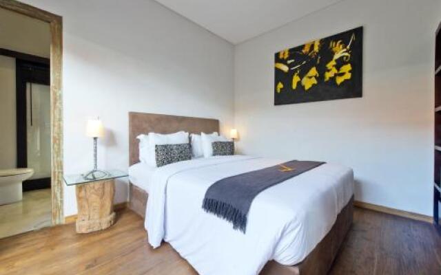 Phinisi Villas - Seminyak City Center