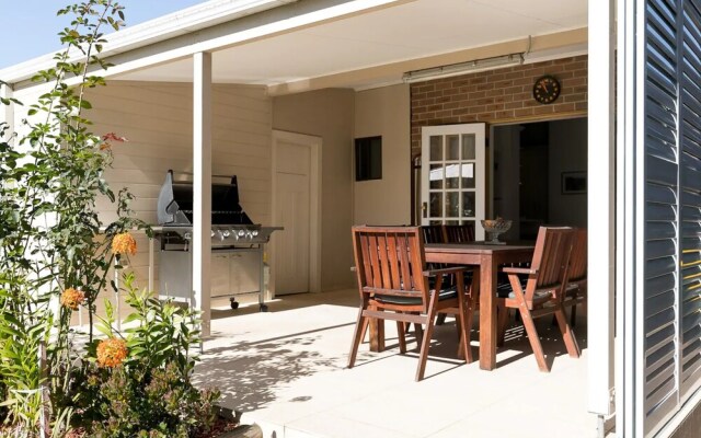 Bright and Elegant Executive 3 Bedroom Family Home