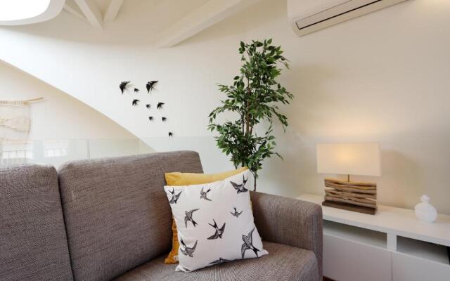 HM - Flores Skylight