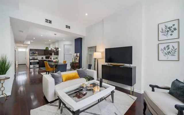 Chic and Cozy 3-bed Escape in Chicago