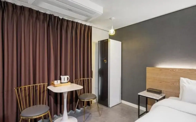 Brighten Hotel