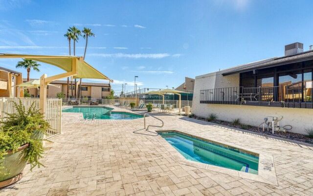 2BR Sleeps 6 Pool BBQ Gym Hot Tub & Bar Hopping!