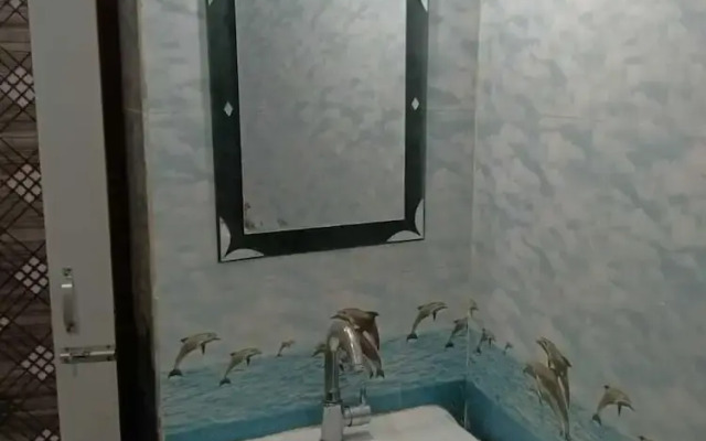 OYO 70117 Shivanand Hotel