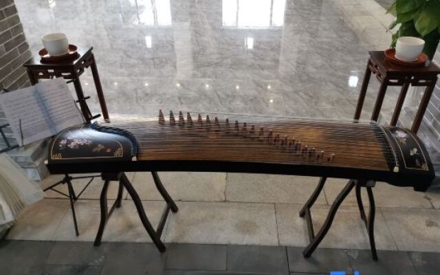 Wuhu Langting Guanlan Hotel (Fangte Amusement Park Jiuz Ancient Town)