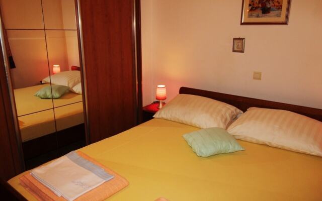 Cozy Apartment Dijana