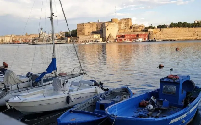 The House OF THE SUN Brindisi