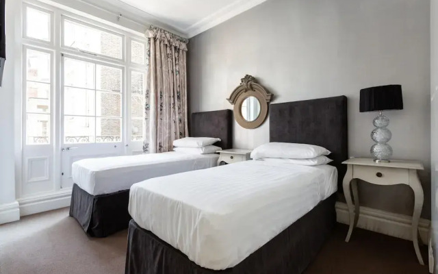 Gledhow Gardens Viii by Onefinestay