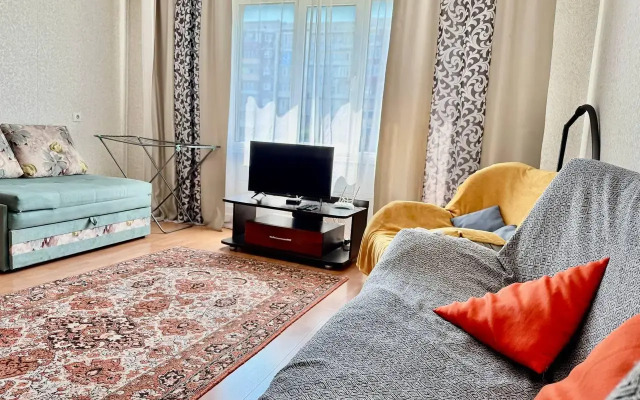 Апартаменты на проспекте Шахтёров 16