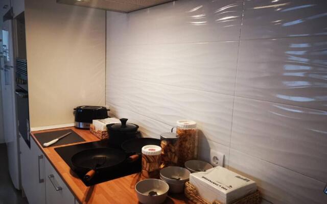 "room in Guest Room - Caparic Poshtel An Luxury And Posh Style Hostel."