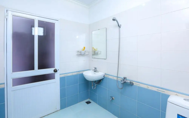 OYO 593 Bach Duong Hotel
