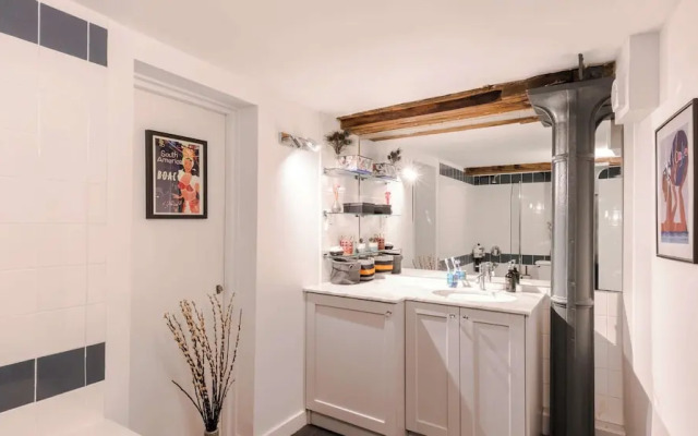 Stunning 2-bed Converted Warehouse - Sleeps 4