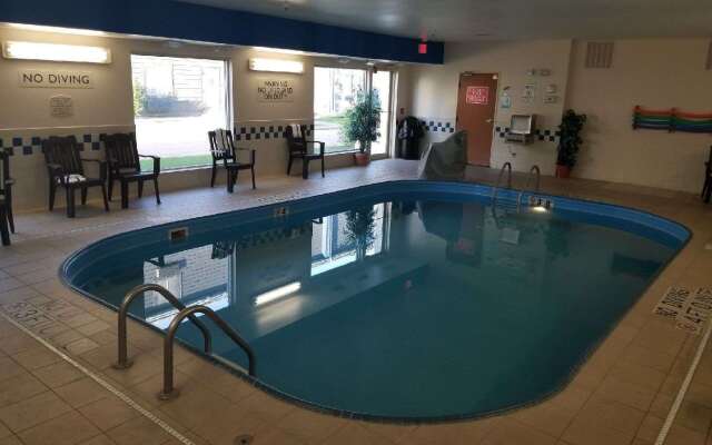 AmericInn by Wyndham Hudson