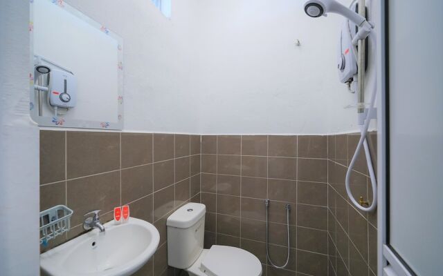 OYO 90085 Crystal Sintok Chalet