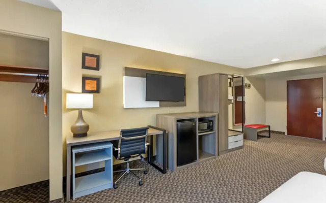 Comfort Inn And Suites