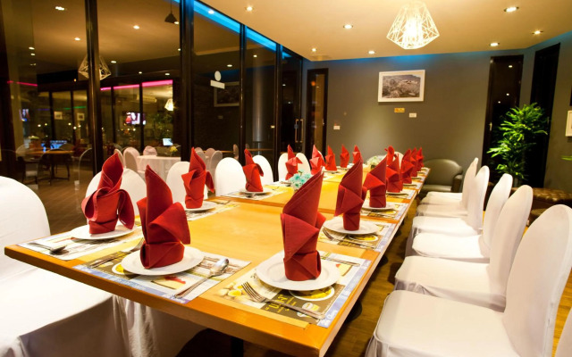 Thumrin Thana Hotel