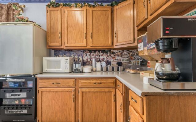 Econo Lodge Waco North I-35