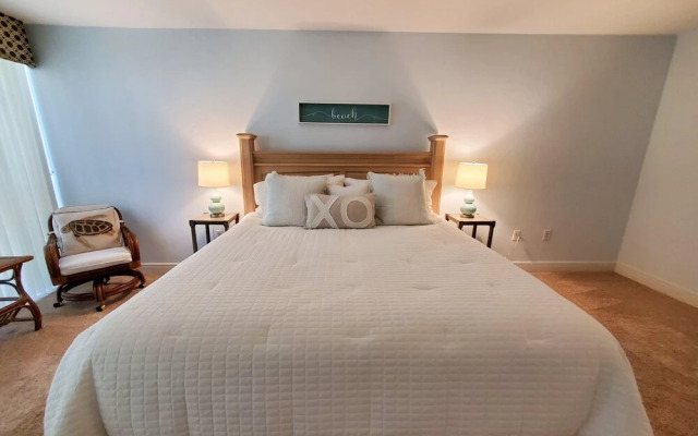Vinncent's Sea Isles Condo