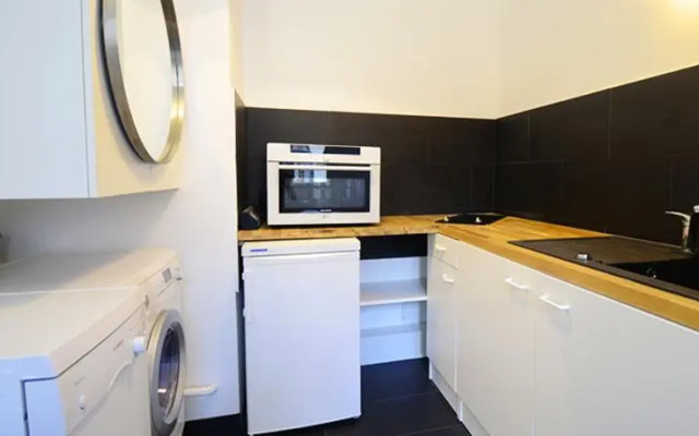 Silver Black Flat
