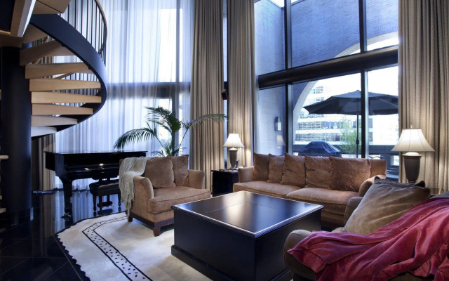 Metropolitan Hotel Vancouver