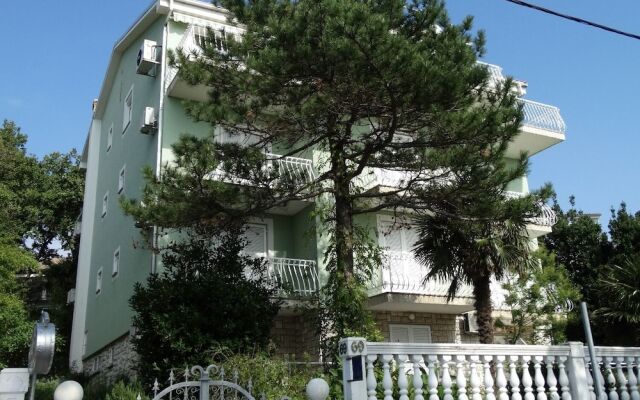 Oli - 20m From the Beach - 8 - R13