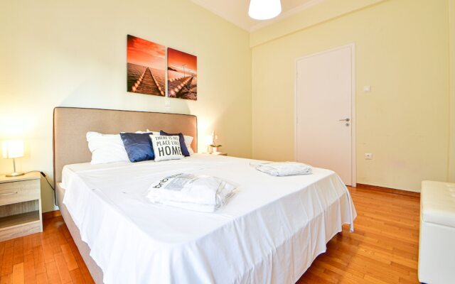 Athenian sunny apartment