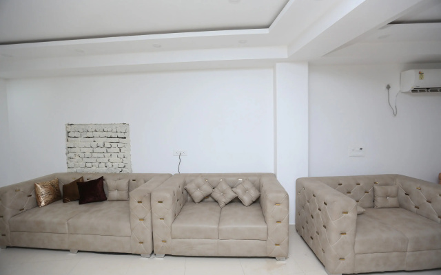 Modesty Hotel – Guest Rooms – Delhi