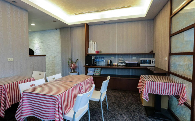 Luckynews Classic Hotel