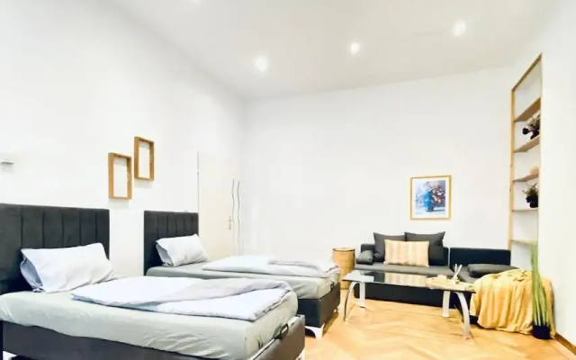 Bright and Spacious 2BR Flat Westbahnhof