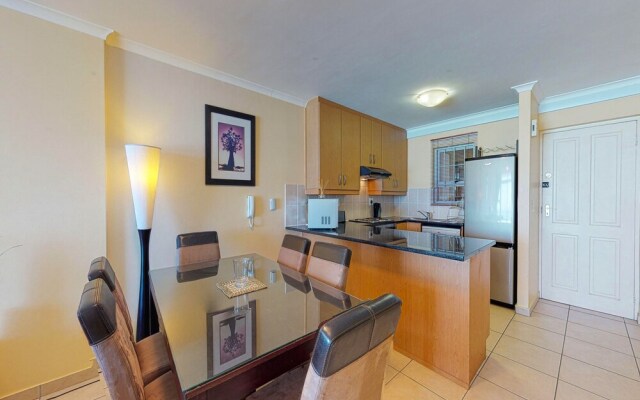 The Waves Crest Bloubergstrand