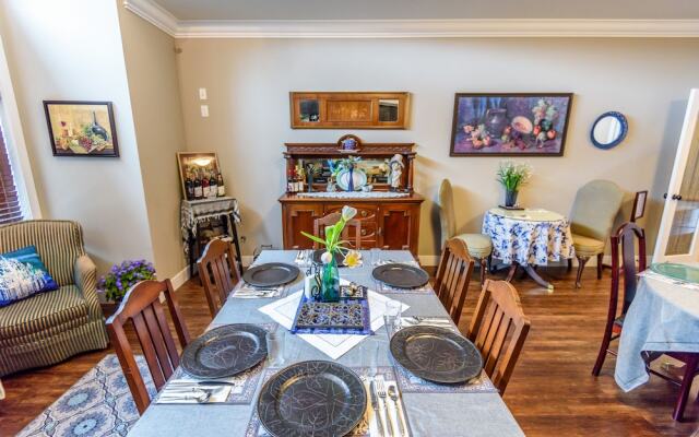 Brookside Inn Boutique Hotel