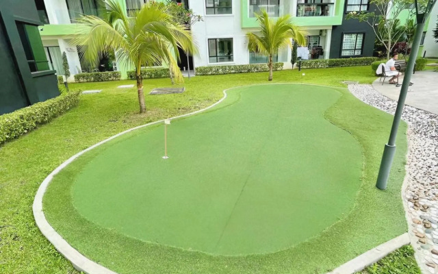 One Life Four Season Waterpark Guest House Manhattan Condominium