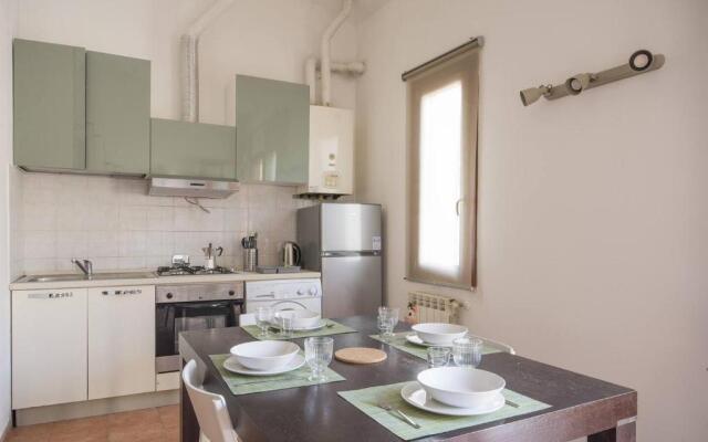 ALTIDO Spacious Apt for 4 in Pisan Residential Area