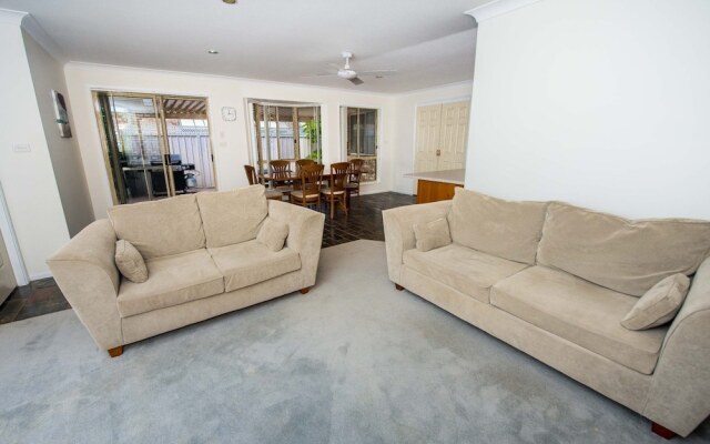 Whitesands Road, Unit 2/12