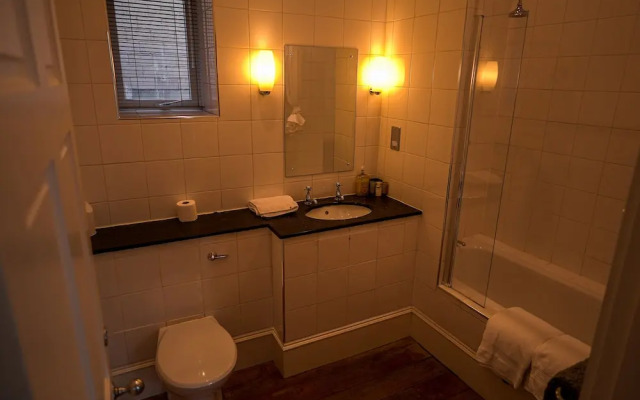 Central 1-bed Apartment in Inverness, Sleeps 4