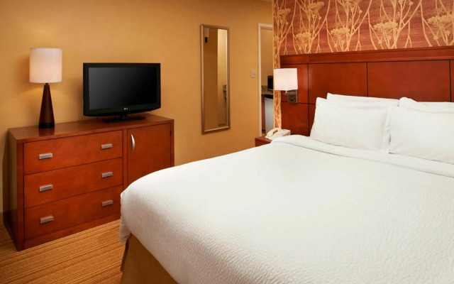 Courtyard by Marriott Detroit Utica