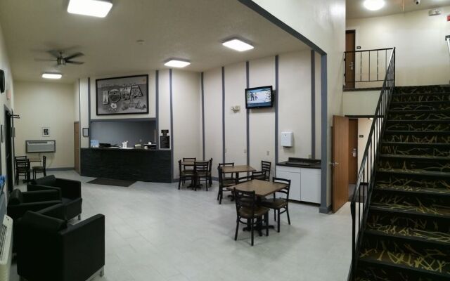 Super 8 Motel - Keokuk