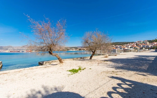 Duga - Beachfront & Seaview - A1