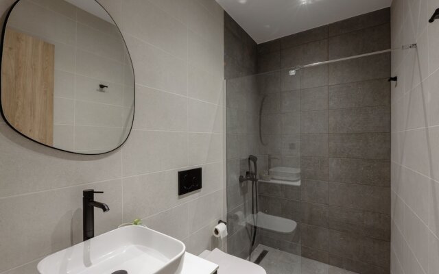 Galio Suites Airport by Airstay
