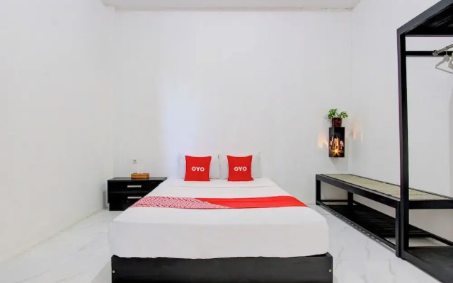OYO 93885 D'harjo Guesthouse