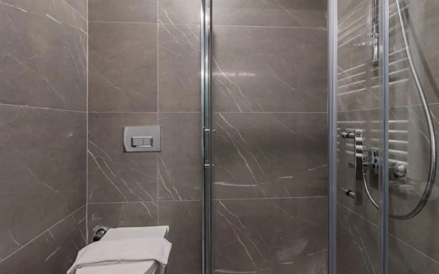 Modern Flat With Fantastic City View in Kadikoy