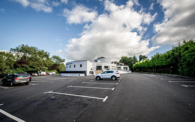 Waterfoot Hotel