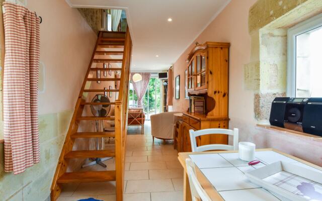 Renovated Dovecot With Pool, in the Vineyards Near Bordeaux