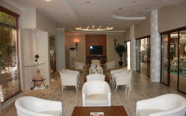 Romance Beach Hotel