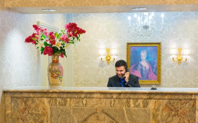 Bristol Hotel, Boutique Collection